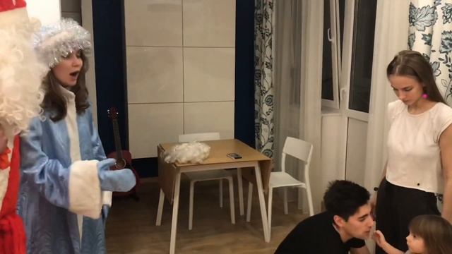 2,5 года: Встреча с Дедом Морозом смотреть онлайн