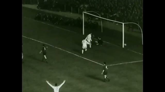 Top 10 Soccer Players of All Time | Amazing Top 10 Ratings смотреть онлайн