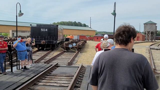 A Trip Around the Age of Steam Roundhouse Turntable. смотреть онлайн