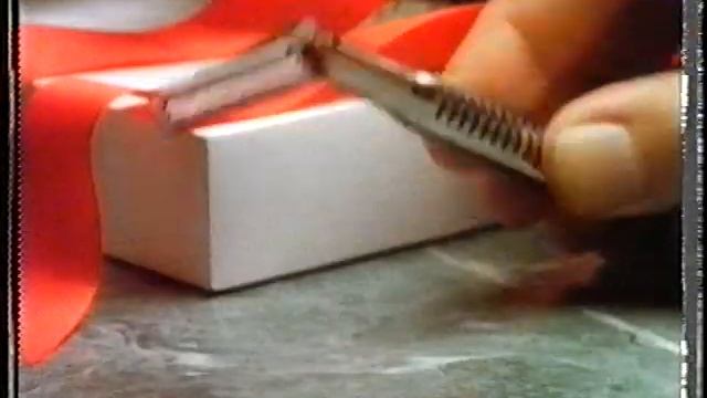 Gillette Ad 1992.mpg смотреть онлайн