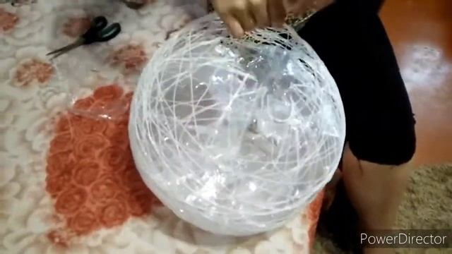 СУПЕР СТИЛЬНЫЙ СВЕТИЛЬНИК из ниток СВОИМИ РУКАМИ| как сделать абажур | МЫ ВОРОНКОВЫ смотреть онлайн