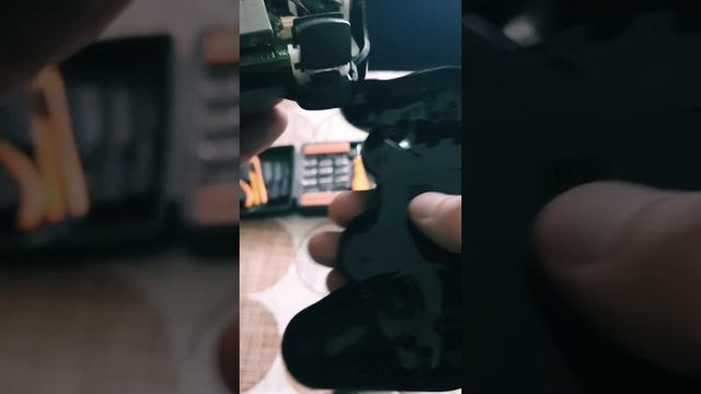 Быстрый ремонт DUALSHOCK 3, глючит геймпад. смотреть онлайн