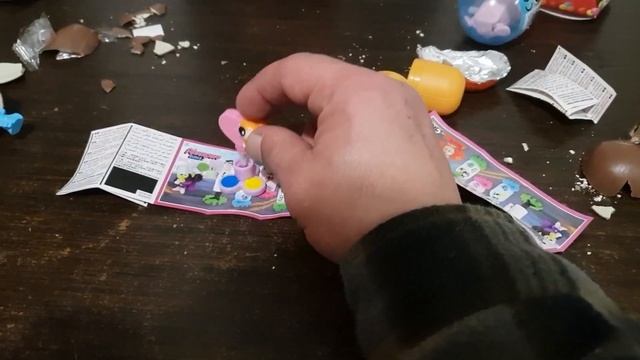 barbare открывает разные Киндеры сюрпризы kinder surprise смотреть онлайн