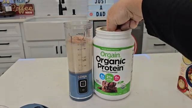 Ninja BLAST Portable Blender Review смотреть онлайн