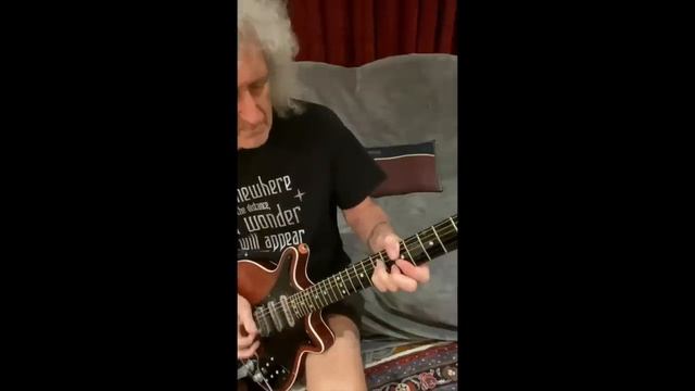 Brian May: We Are The Champions microcon #15 TAKE 1 (9 April 2020) improved смотреть онлайн