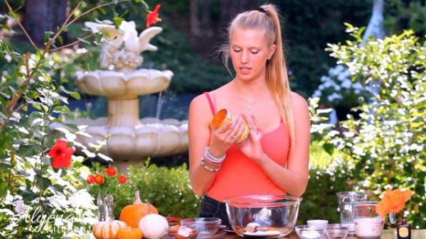 Individual Pumpkin Pies | Flower Petal Crust | Mini Pumpkin Pies | Holiday Pie Recipe