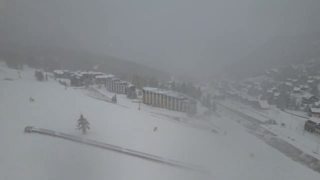 Station de ski Montgenèvre vue drone ski hiver et société de Location studio au pied des pistes смотреть онлайн