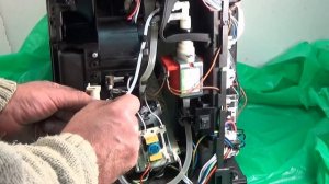 Кофемашина подтекает