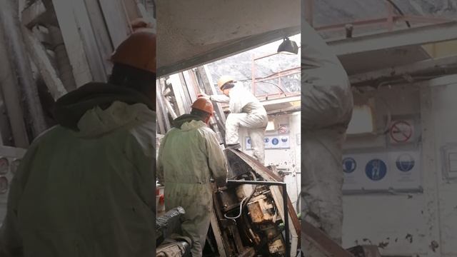 Алмазное бурение. Подъём керна смотреть онлайн