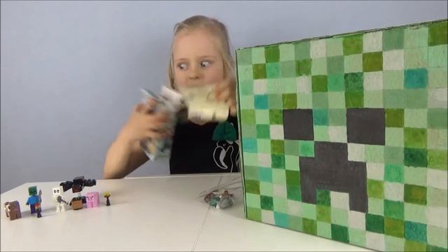 МАЙНКРАФТ игрушки сюрпризы распаковка Конструктор Minecraft смотреть онлайн