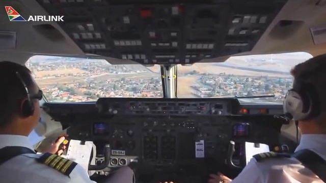 SA Airlink Landing @  O. R. Tambo  International  Airport,  Johannesburg South  Africa