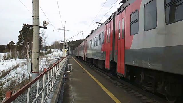 "Экспресс до Иланской"Электропоезд ЭП3Д-0073 сообщением Красноярск-Иланская проезжает о.п.Заречье. смотреть онлайн