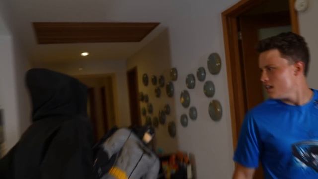 My Family Got Turned into Clown Zombies! смотреть онлайн
