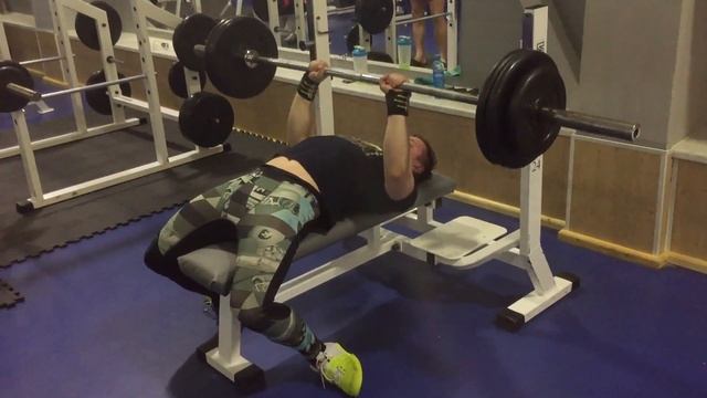 Жим узким хватом 20 04 2016 года  3 подход 3 повт  100 кг