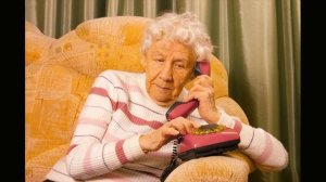 Бабка звонит в скорую