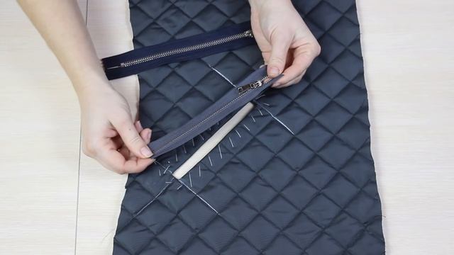 Как сшить прорезной карман на молнии. Мастер-класс по технологии! смотреть онлайн