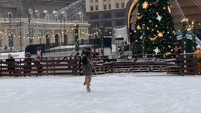 Открытие катка на Павелецкой площади смотреть онлайн