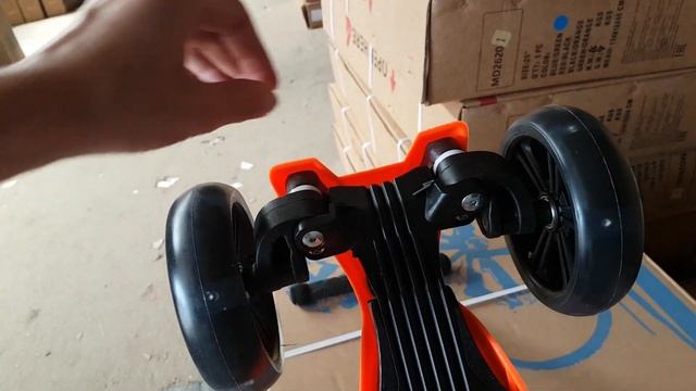 Как собрать трехколесный самокат Scooter Видео.