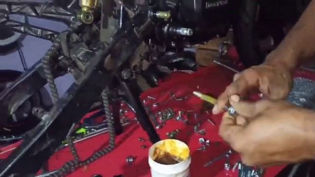 تجميع موتوسيكل دايو6 200 Assembling a motorcycle Daewoo 6 200 смотреть онлайн