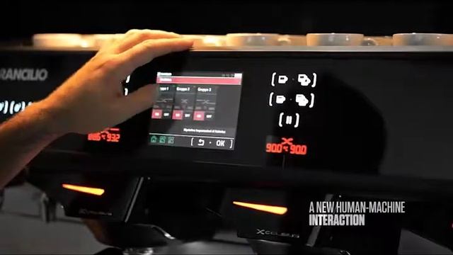 Приготовление кофе с помощью Rancilio Classe 11 смотреть онлайн