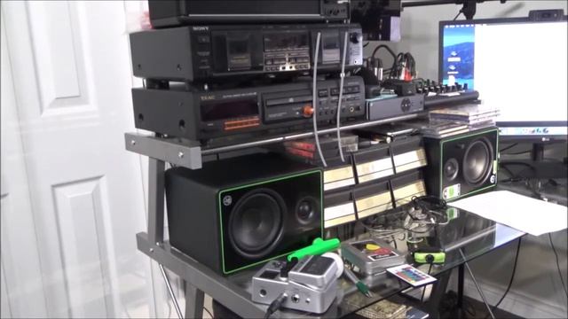 Mackie CR5-XBT Reference Monitors Unboxing And First Impressions смотреть онлайн