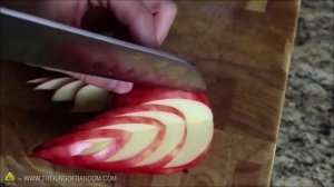 Эстетическое развитие: Как вырезать лебедя из яблока | Карвинг