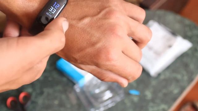 Фитнес браслет xiaom Mi Band 3 фитнес трекер,xiaomi mi band 3 посылка из китая мояраспаковка 2019 смотреть онлайн