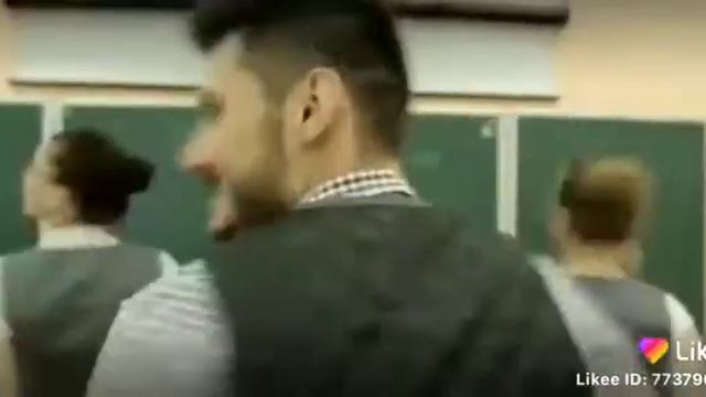 Смешной учитель и Ученица смотреть онлайн