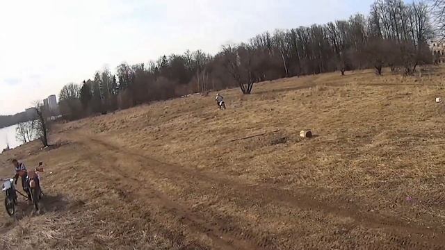 HONDA XR650R jump учится летать Honda CRF450R смотреть онлайн