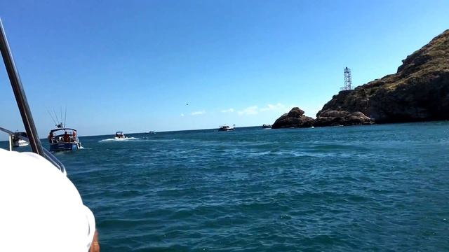Крым Балаклава прогулка на катере.. смотреть онлайн