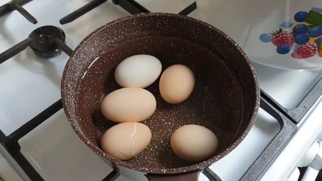 Теплый ВОСКРЕСНЫЙ день. БОРЩ со ЩАВЛЕМ и ПЕРЕПЕЛИНЫМИ яйцами.