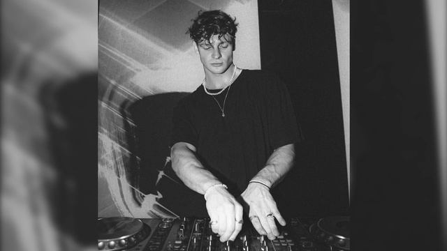 Nicolas Julian - Mask Off