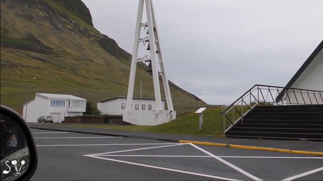 Church in Ólafsvík, Snæfellsnes. Iceland / Необычная церковь, Оулафсвик; Снайфедльснес смотреть онлайн