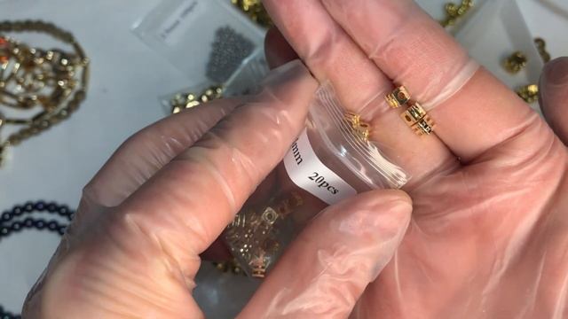 Распаковка бусин с большими отверстиями для маскировки узлов кримпов. Украшения. Линки. смотреть онлайн