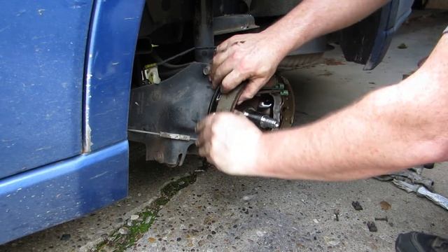 2011 Ford Focus Rear brake service 20 min long Version. смотреть онлайн