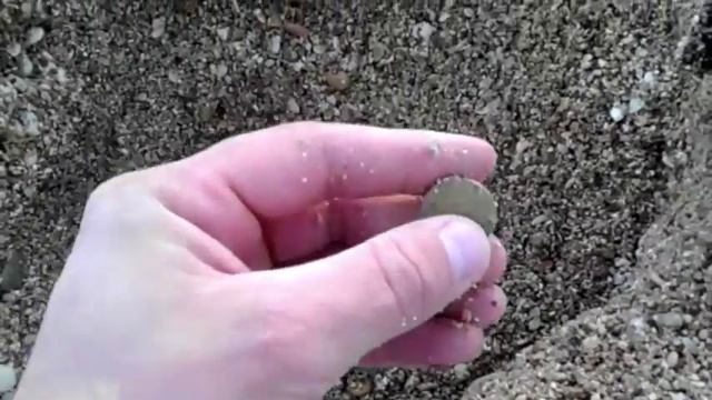 Поиск золота на пляже в Marcelli смотреть онлайн