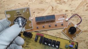 Духовой шкаф Samsung включается выключается самостоятельно. Регулировка Режимов температуры скачут.