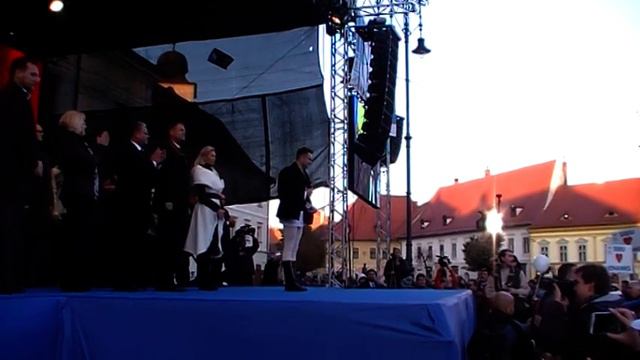 Klaus Iohannis- Miting Sibiu- Imnul de Stat смотреть онлайн