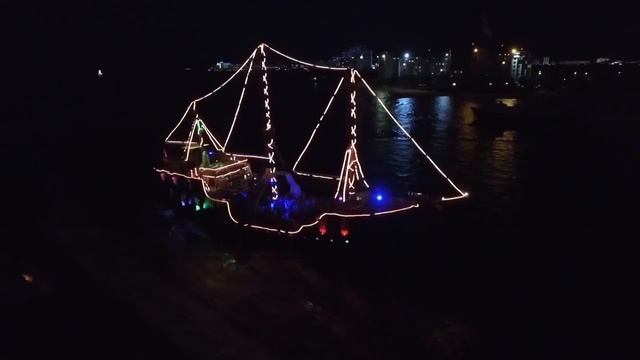 Jolly Roger pirate ship смотреть онлайн