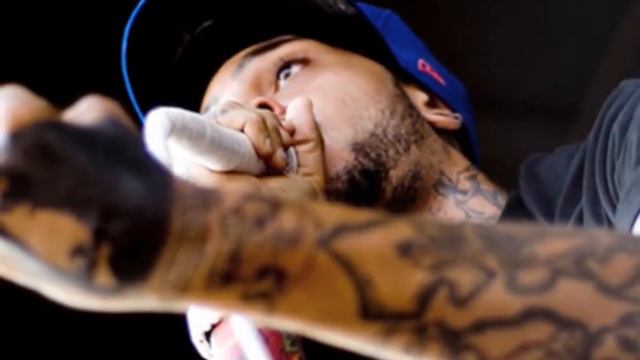 Travie McCoy feat Wes Borland - Superbad смотреть онлайн