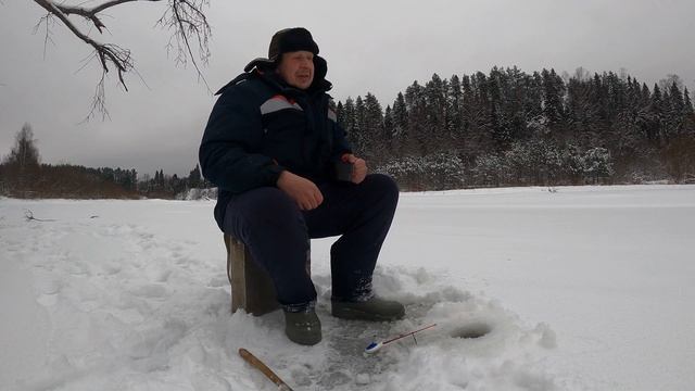 ЗИМНЯЯ РЫБАЛКА В ПЕРВЫЙ РАЗ # ДЕРЕВЕНСКИЕ БУДНИ 69 # река ЦАРЕВА#деревенские смотреть онлайн