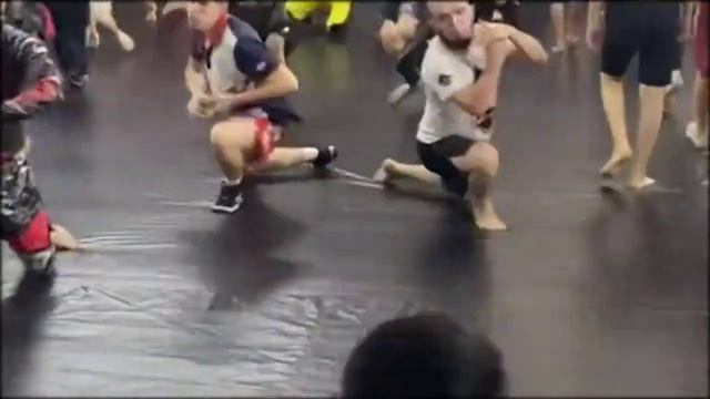 Метро Люблино оригинал! Москва метро Люблино работаем. Тренд танцы #люблино #танцы #тренды смотреть онлайн