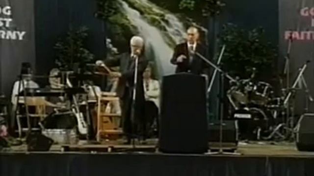 Обмен на Кресте - Дерек Принс смотреть онлайн