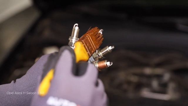 OPEL ASTRA H Sedan gyújtógyertya csere [ÚTMUTATÓ AUTODOC] смотреть онлайн