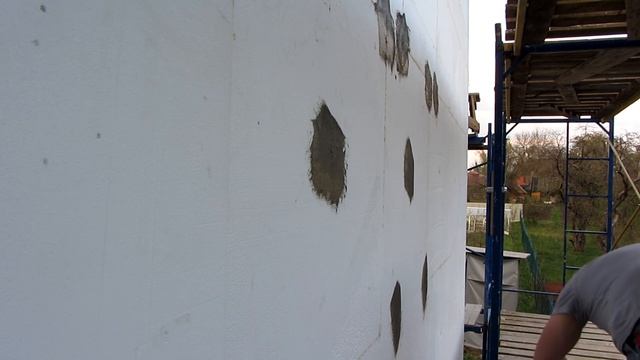 Проект "Мокрый фасад - секреты монтажа" - этап 9 замазка дюбелей. смотреть онлайн