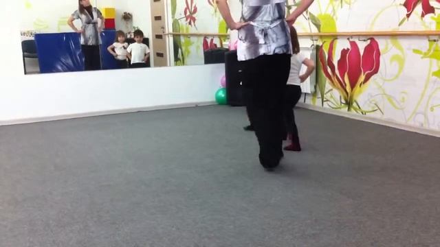 Кира и танцы (part 1) смотреть онлайн