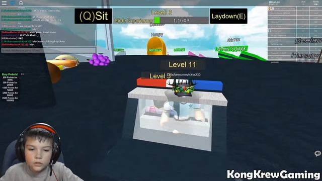 Riding Pizza Like a Flying Saucer in Roblox Get Eaten! смотреть онлайн