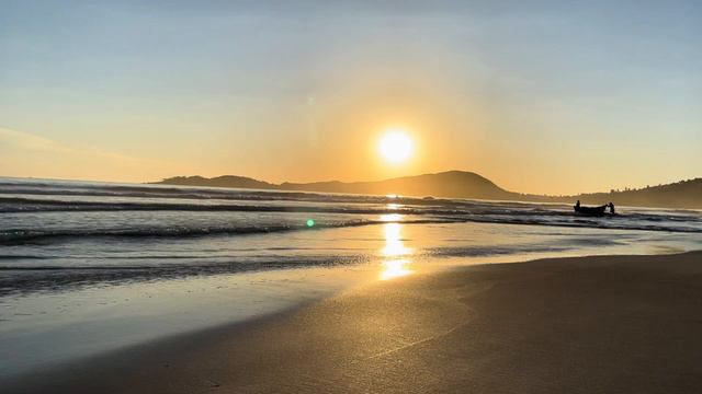 SUNSET ON THE ATLANTIC OCEAN. VIDEO OF SOOTHING AND RELAXING NATURAL SOUNDS OF OCEAN WAVES. смотреть онлайн