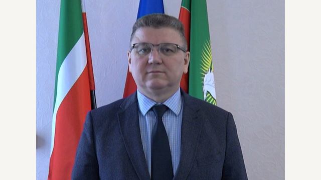 Глава Нурлатского района и города Алмаз Ахметшин поздравляет нурлатцев с Первомаем