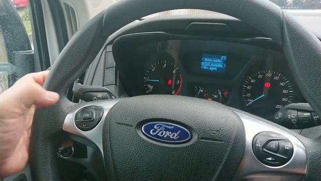 Como desactivar escalón automático de Ford Transit смотреть онлайн